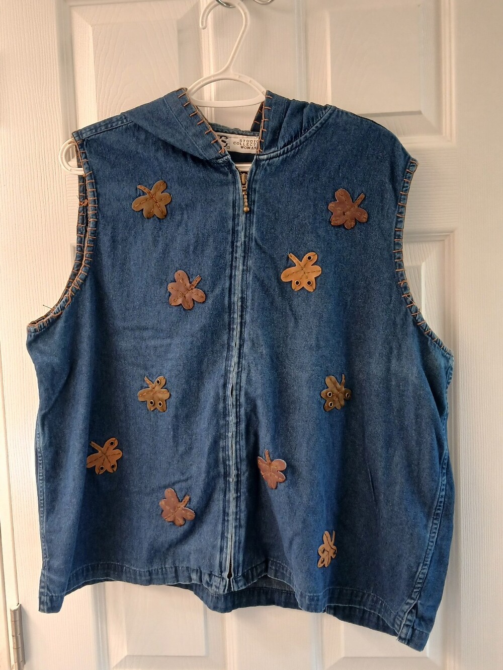 Studio Collection Woman Hooded Denim Vest – Medium Wash – Size 1X